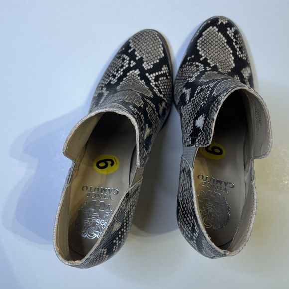 Vince Camuto Snakeskin Ankle Boots 9 Brown Leather Chunky Heel Bootie Excellent - Picture 3 of 6